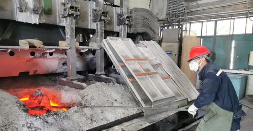 電解鋁水映匠心，文藝創(chuàng)作繪新篇